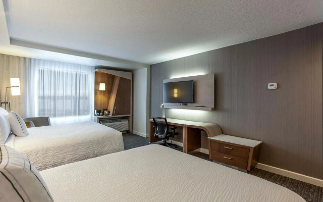 Courtyard by Marriott Montreal West Island/Baie D'Urfe