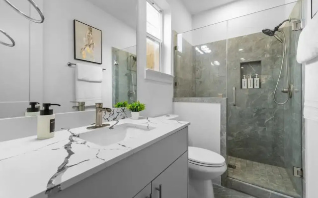 Downtown Houston 3BR Bachelorette Escape
