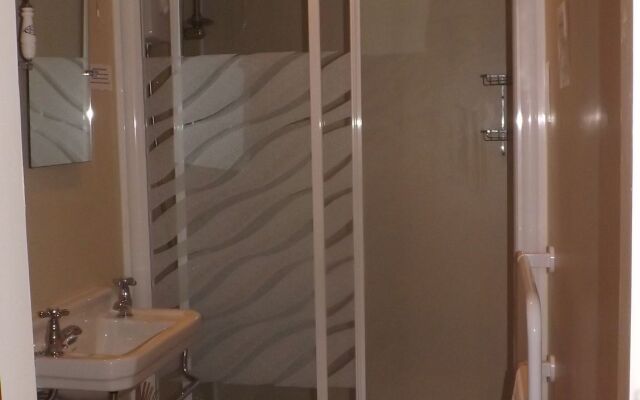 Cedar House B&B