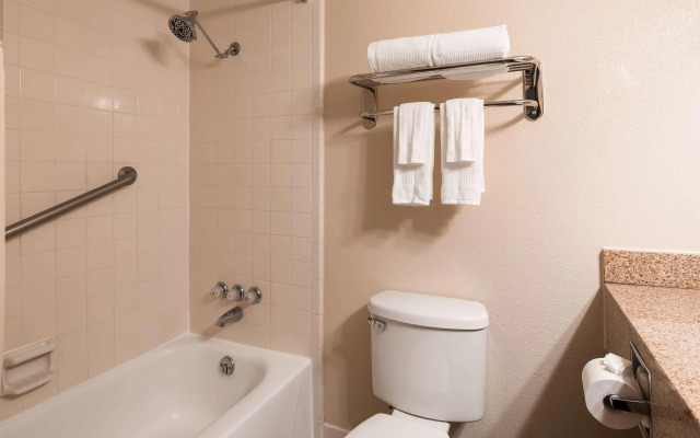Best Western Plus Lower South End