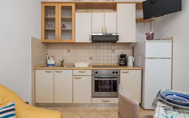 Amazing Apartment in Lopar With Wifi and 2 Bedrooms