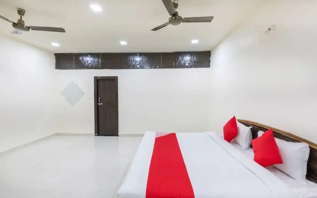 Hotel Lake City Pride  by OYO Rooms