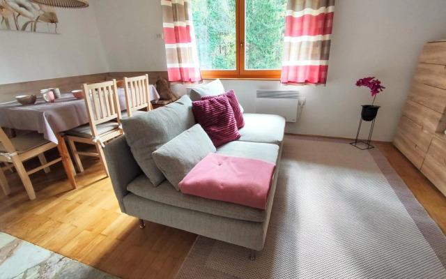 Sweet Stay Forest House