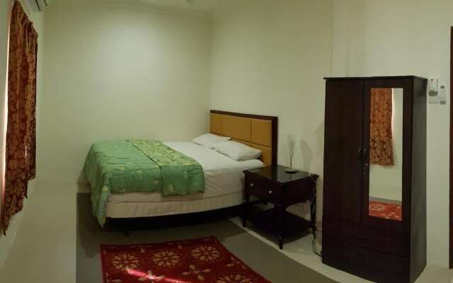 Mri Homestay Sg Buloh - 3 Br House Ground Floor With Centralised Private Pool