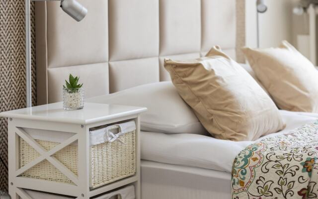 Apartment Mochnackiego Warsaw by Renters