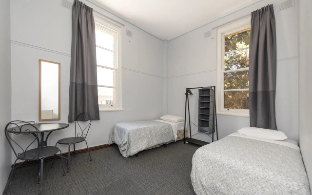 The Old Swan Barracks - Hostel
