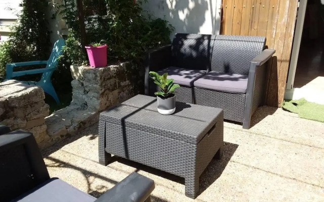 Nice Villa in Morieres-les-avignon With Pool