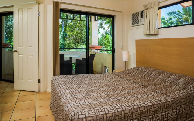 City Plaza Apartments