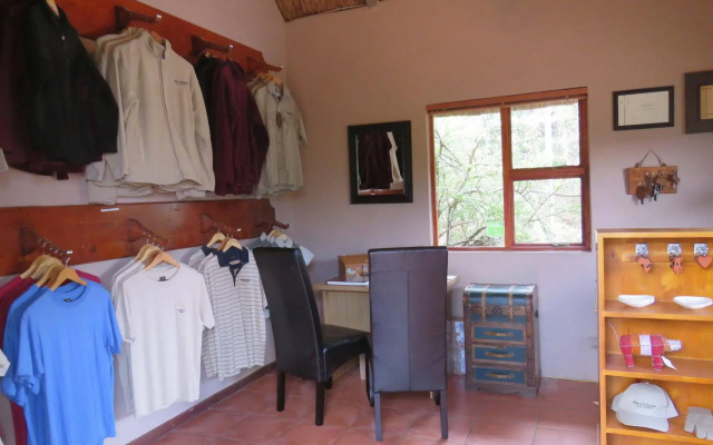 Woodbury Lodge - Amakhala Game Reserve