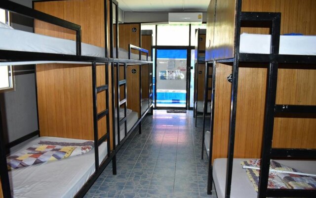 Harbor Hostel - Adults Only