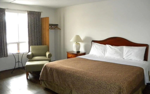 Fairway Inn by the Falls