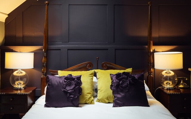 Flemish Court Guest House