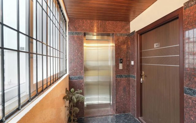 Fabhotel Royal Suites I