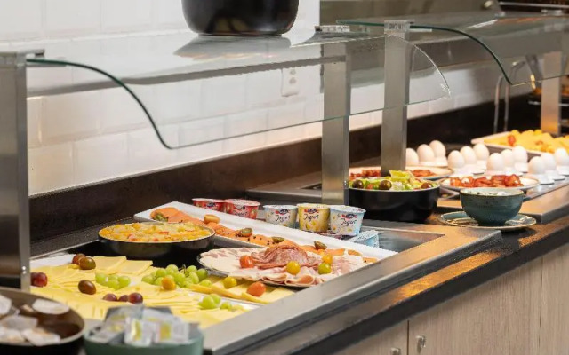 Holiday Inn Express & Suites Sion