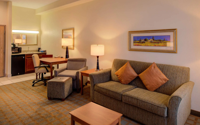 Hampton Inn & Suites Ontario