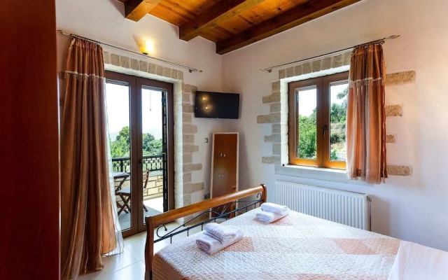 Peacefull Stone-Built Villa