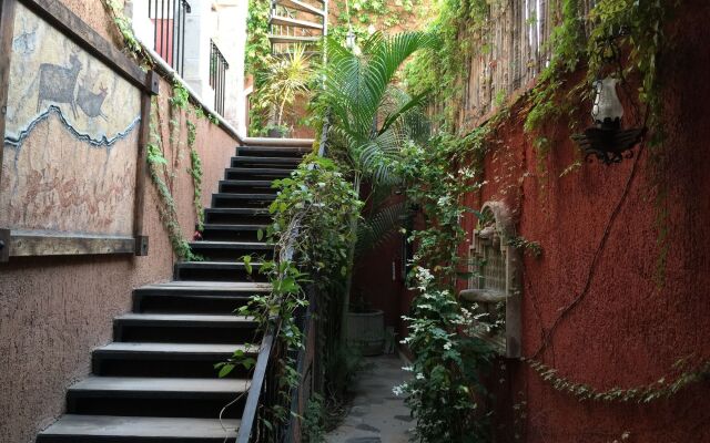 Posada del Cortes Hotel