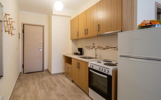 Charmy 2BD Apartment near Mon Repos Beach