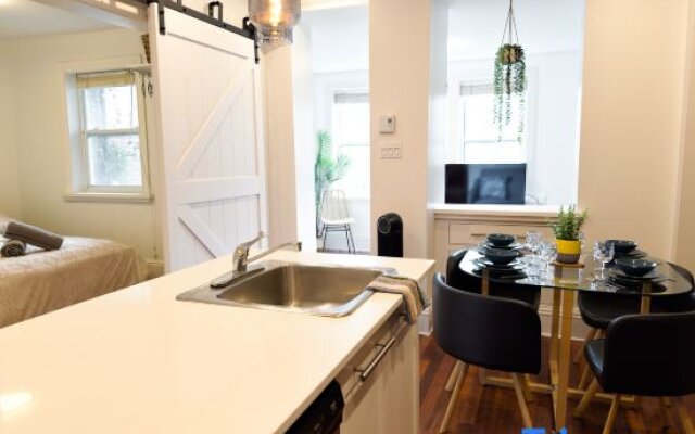 Superb 2 Bed in Plateau 10Min to Mont-Royal Metro