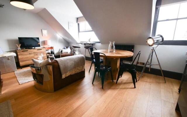 Padstow Escapes - Pajar Luxury Penthouse Apartment