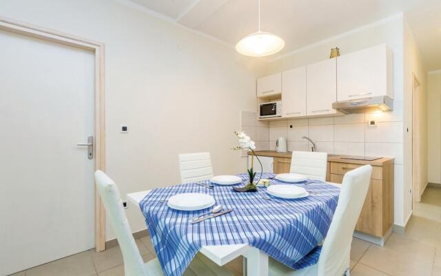 Awesome Home in Pinezici With Wifi and 2 Bedrooms