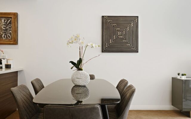 HomeHotel-Waterside Luxury & New Residences