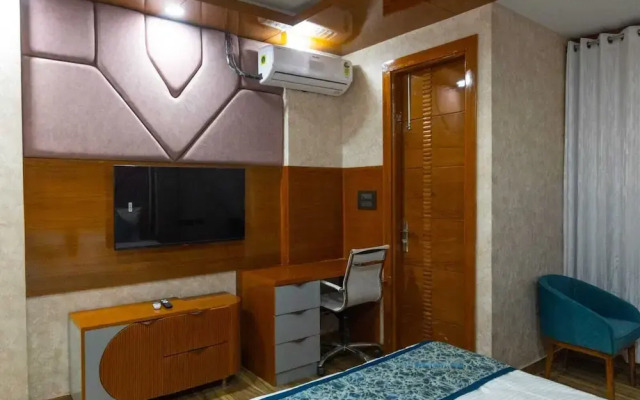 Platinum Service Apartment DLF Phase 3