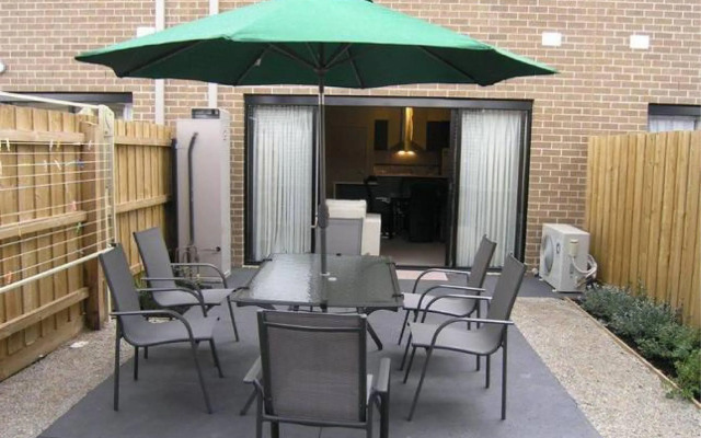 Insaa Serviced Apartments Dandenong