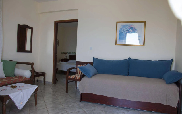 Irides Luxury Studios & Apartments