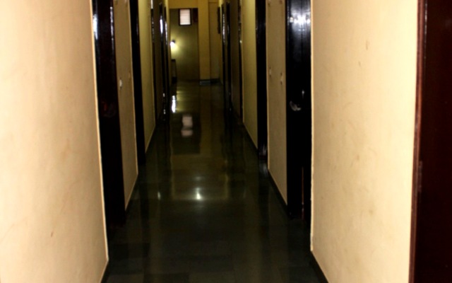 Gautam Hotel