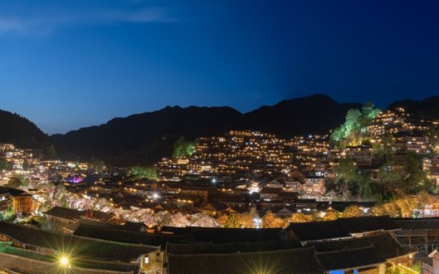 Mountain and Lodge · Flower Manor (Xijiang Qianhu Miao Village Observation Deck) – Outside – Qiandongnan