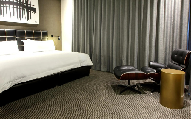 Century City Hotel Urban Square