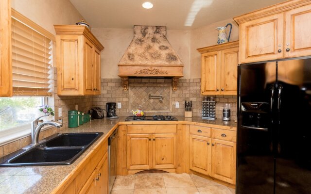 Luxury Townhouse in Mountains