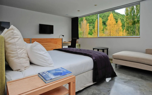 The Arrow Hotel