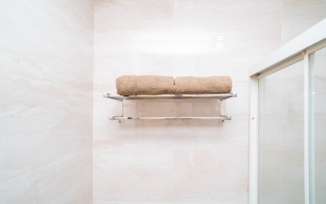 Urbanview Hotel Grand Sumatera Surabaya