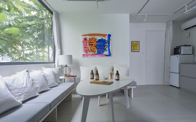 Gallery Hotel Distortion 9