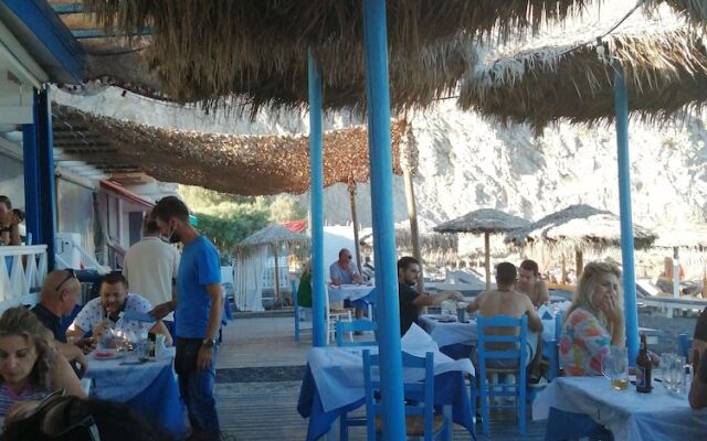 Marousi Rooms