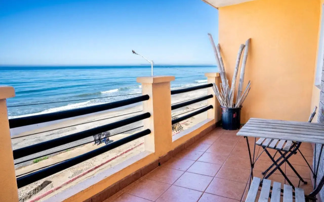 BEACHFRONT Relaxation 1 Bedroom Apt