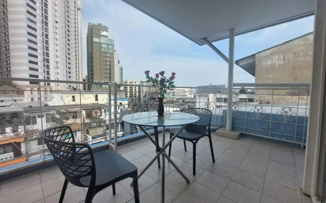 V Check Inn Sukhumvit 22