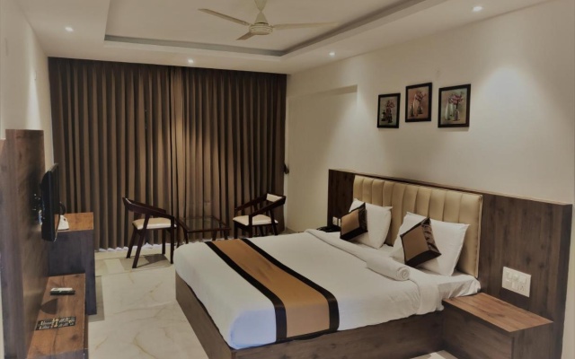 Adyar Plaza Inn