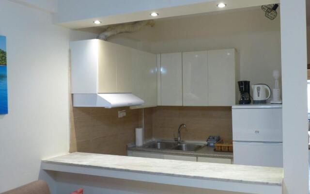 White Apartment 70m from the sea