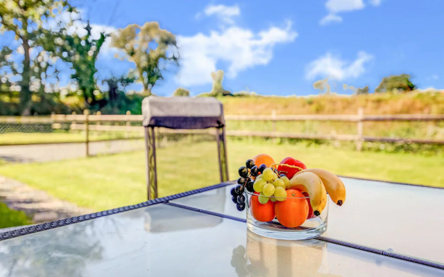 Welcoming Holiday Home in Brainville With Fenced Garden