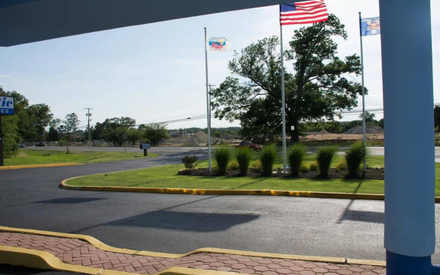 Atlantic Inn & Suites