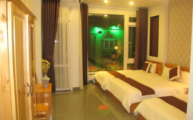 Mr Rot's Secret Hotel