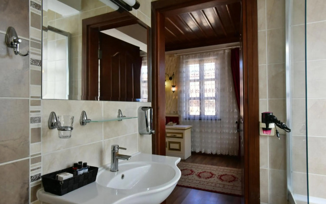 Cicerone Lodge Hotel
