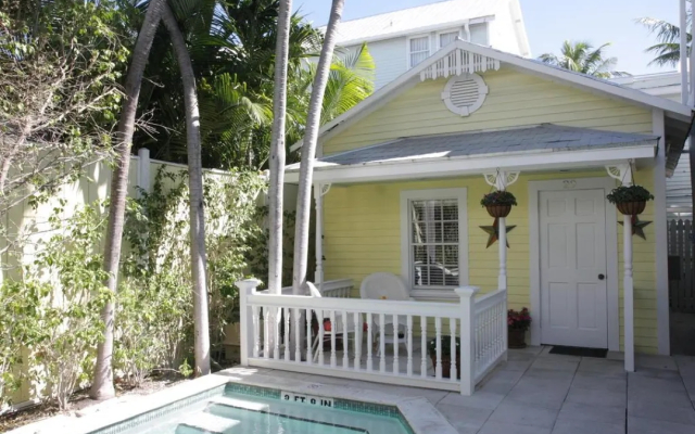 Duval Gardens at Southernmost Beach Resort – Adults Only