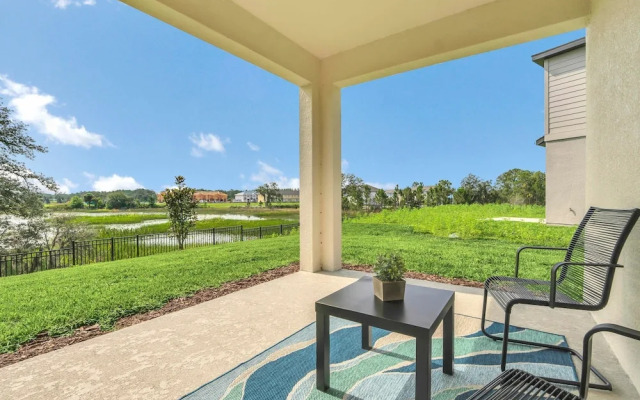 Upstay - Spacious Lakefront Home Near Disney