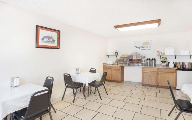 Days Inn by Wyndham Fresno Central