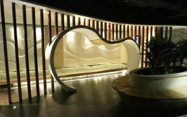 Jinlongtan Leisure Business Hotel