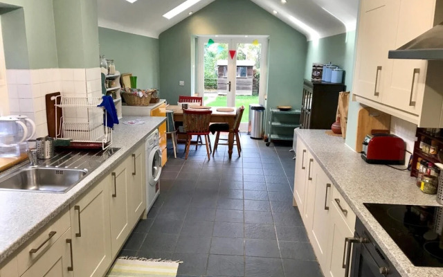 Lovely Terraced 2-bed House Near Hinksey Park
